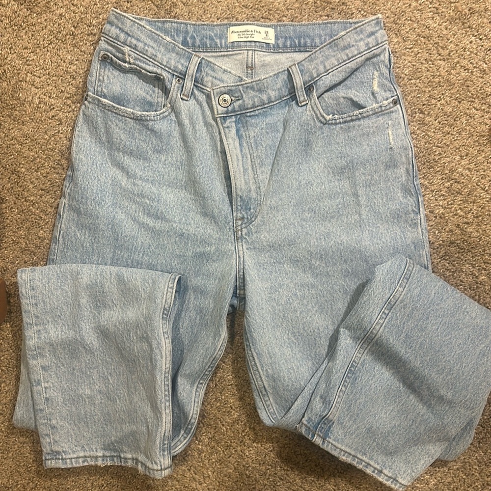 A&F 90s straight ultra high rise sz 28